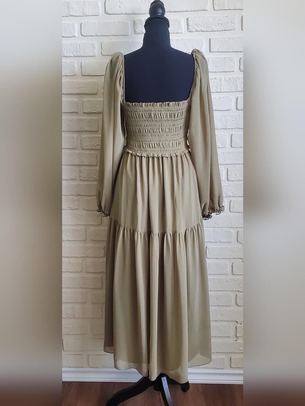 Aritzia Wilfred Nella Smocked Fete Chiffon Tiered Midi Dress Olive Green Medium - Picture 9 of 15